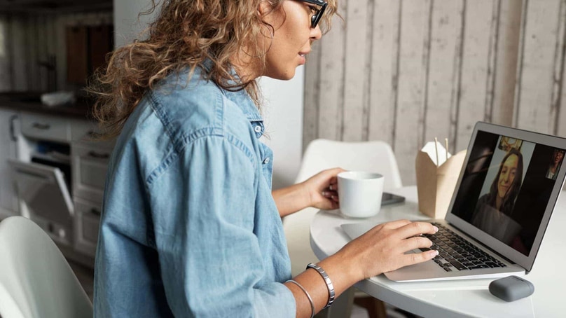 Messaging statt Händedruck: Mit diesen 7 Tipps gelingt das Netzwerken auf virtuellen Events Messaging statt Händedruck: Mit diesen 7 Tipps gelingt das Netzwerken auf virtuellen Events