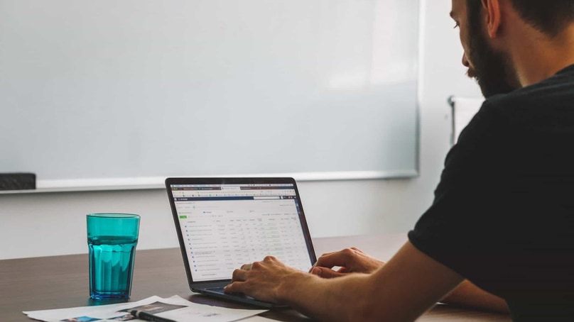 Wirkungsvoll werben: Google vs. Facebook Ads Wirkungsvoll werben: Google vs. Facebook Ads
