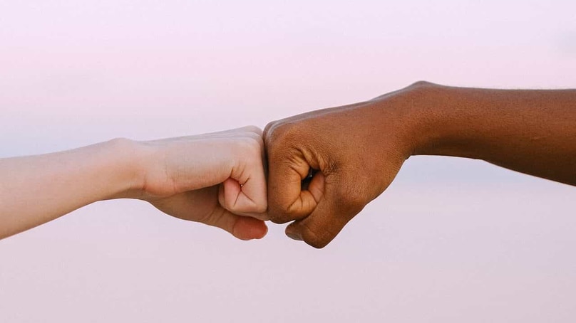 Auf Vertrauen bauen: 7 Maßnahmen, mit denen Sie das Vertrauen Ihrer Kund:innen stärken Auf Vertrauen bauen: 7 Maßnahmen, mit denen Sie das Vertrauen Ihrer Kund:innen stärken