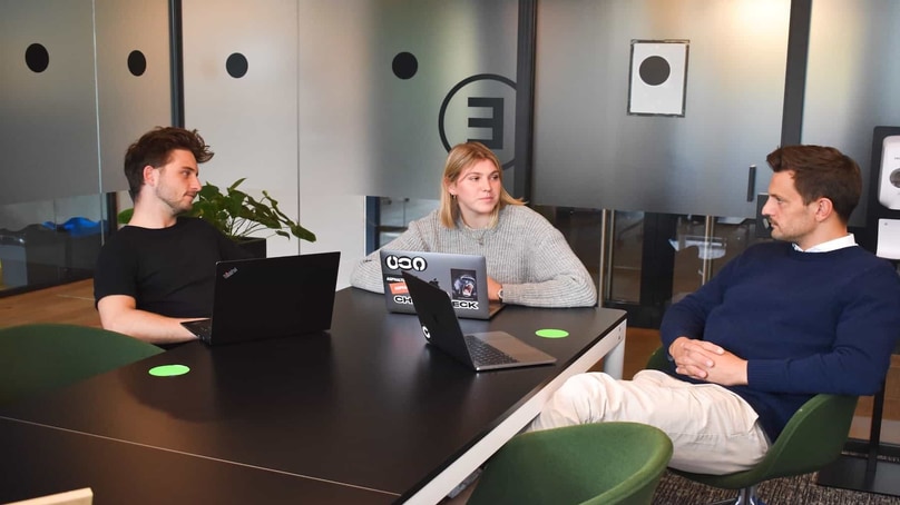 Spannungen am Arbeitsplatz lösen: Konfliktmanagement im Unternehmen Spannungen am Arbeitsplatz lösen: Konfliktmanagement im Unternehmen